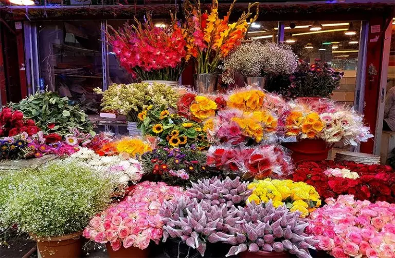 Premium mixed fresh flowers arrangement